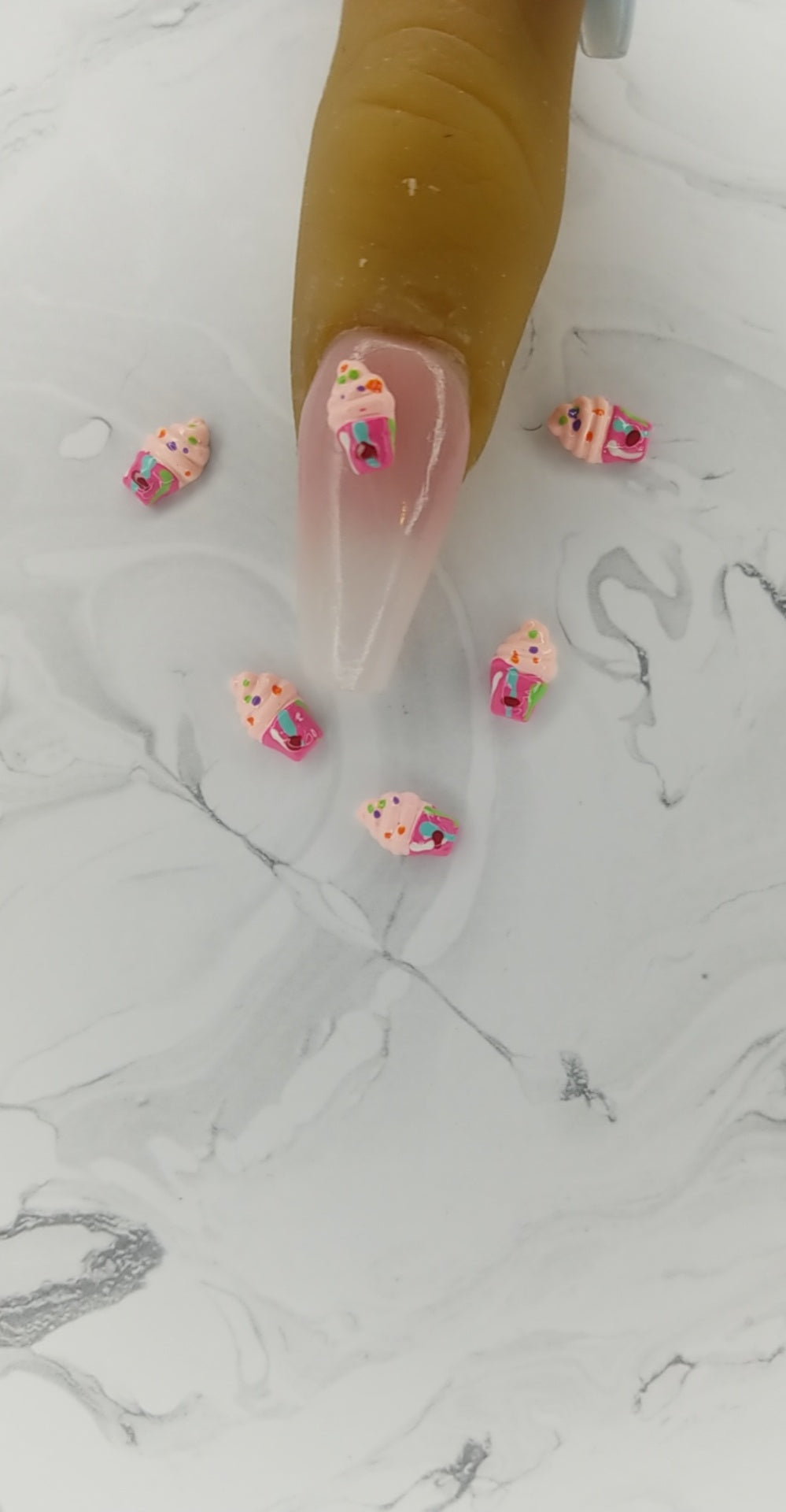 Rainbow Cupcakez 10pc Nail Charms